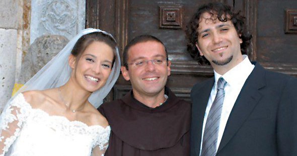 Am 18. Juli 2018 begann in Rom der Seligsprechungsprozess von Chiara Corbelli Petrillo - Frau, Mutter, Frau von großem Glauben, Chiara-e-enrico-con-padre-vito-damato1